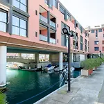 Dock Of The Bay, شقة *