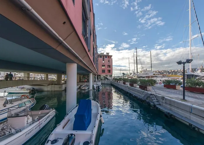 Dock Of The Bay, Genova