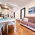 Dock Of The Bay, Apartamento Génova