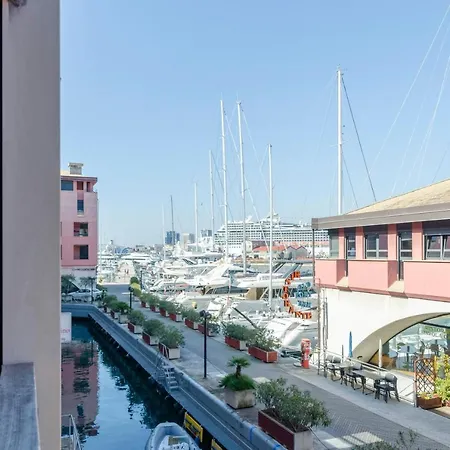 Dock Of The Bay Genova: Waterfront With Porto Antico Views Apartment *