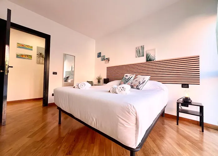 Dock Of The Bay Genova: Waterfront With Porto Antico Views Apartment Genoa