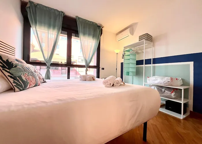 Dock Of The Bay Genova: Waterfront With Porto Antico Views Apartment Genoa